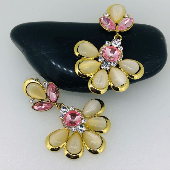 Pink Ivory Gold Clutter Teardrop Earrings - Picture 7 of 10